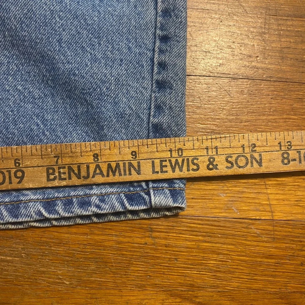 Vintage Levis 550 Relaxed Fit Denim Shorts Light Wash Orange Tab Mens 30x10